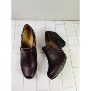 NWT Croft and Barrow Ortholite brown leather booties sz 10M